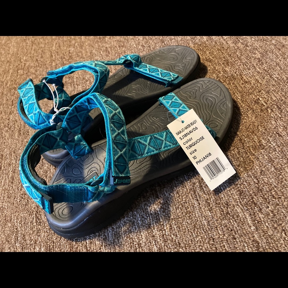 Water sandals